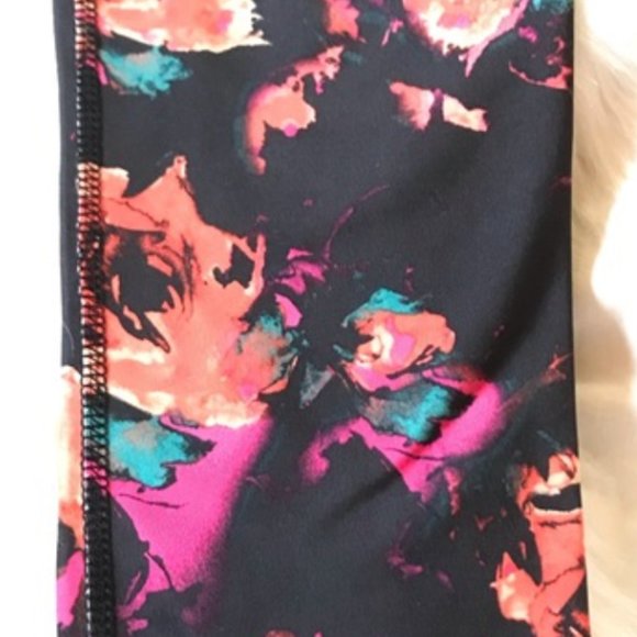 90 Degree Reflex Floral Print Cropped Leggings, M - Picture 4 of 8